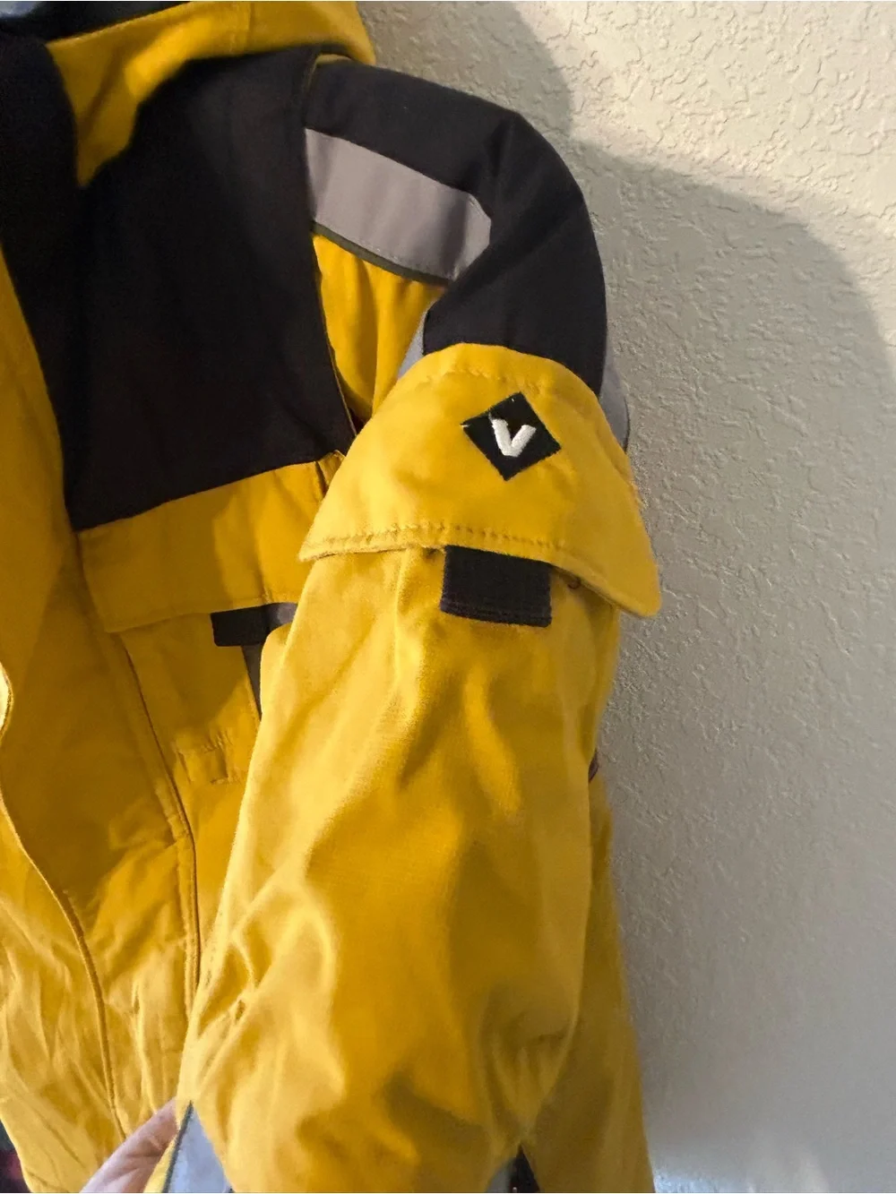 Columbia Vertex boys youth hooded ski jacket yellow black winter coat - 6/7